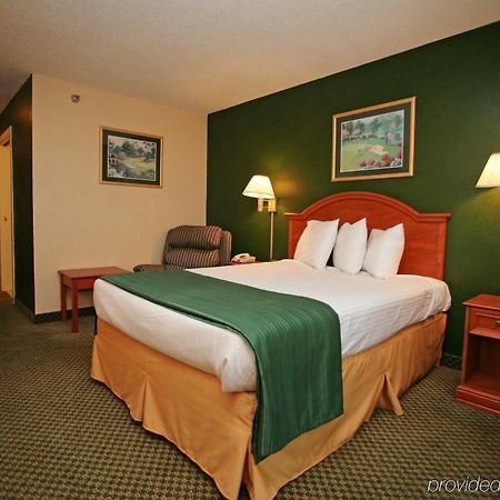 Americas Best Value Inn Louisville Room photo